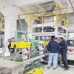 Tvær einingar af 25 kg sjálfvirkri vigtun, flutnings- og brettalínu fyrir gæludýrafóður byrja að keyra í verksmiðju viðskiptavina okkar.